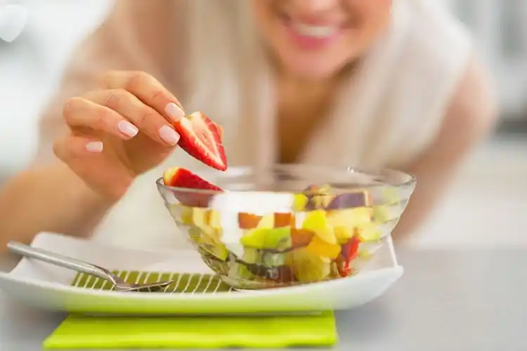 Şekeri Azaltmaya Çalışırken Tatlı Krizleriyle Baş Etme