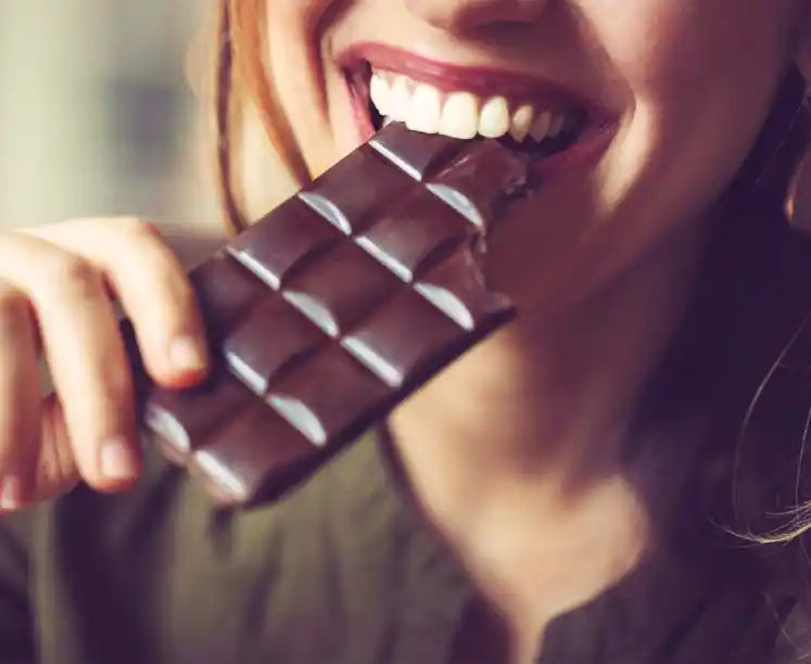 Diyette Sağlıklı ve Tatlı Bir Kaçamak: Bitter Çikolata